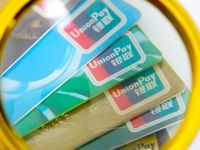 银行年底揽储忙！“存款冲量”暗藏哪些风险？